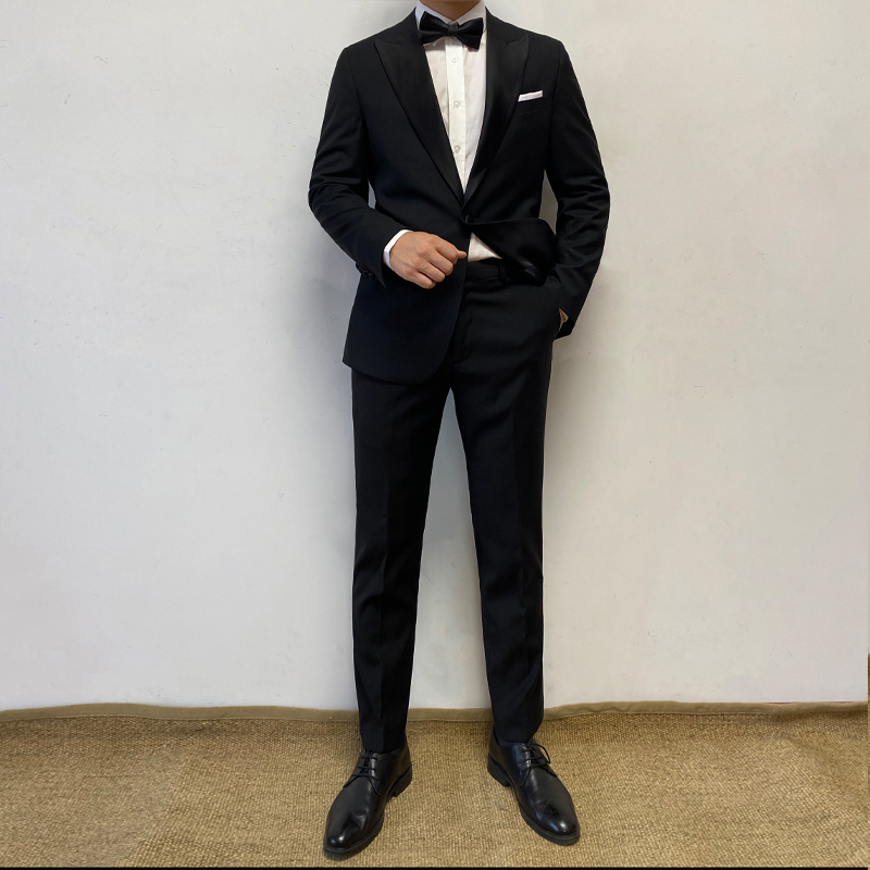 Black Peaked Lapel Tuxedo Suit Set - Image 2