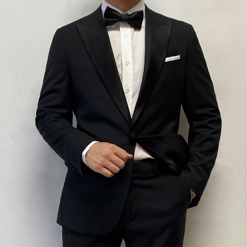 Black Peaked Lapel Tuxedo Suit Set - Image 7