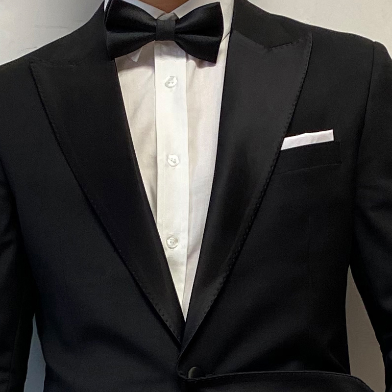 Black Peaked Lapel Tuxedo Suit Set - Image 10